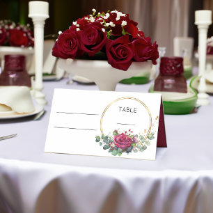 Hochzeitstisch für rote Rose und Gold Rings Platzkarte
