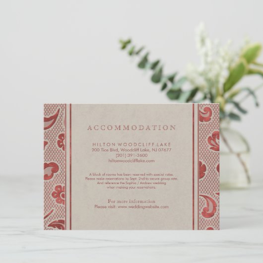 Hochzeitsunterkunft in Kraft Red Lace Land Begleitkarte (Stehend Vorderseite)
