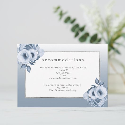 Hochzeitsunterkünfte in dunkelblauer Farbe Weiß Begleitkarte (Stehend Vorderseite)