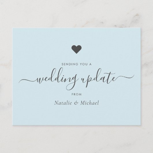 Hochzeitsupdate Postpone Elegantes Script Light Bl Postkarte (Vorderseite)