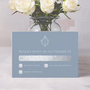Hochzeitswappen Staubblau Monogramm Faux Silberfol RSVP Karte