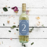 Hochzeitweilige Weinflasche Tischnummern Dusty Blu Aufkleber<br><div class="desc">Vintage Dusty Blue Wine Bottle Tischnummer Labels für Hochzeiten & Events: Diese eleganten Tischnummer Labels sind 4 x 4 Zoll groß und eignen sich hervorragend,  um Ihre eigenen Tischnummern für Ihre Hochzeitsfeier,  Probe Dinner oder Verlobungstreffen zu machen. Weitere passende Vintage Hochzeitsprodukte finden Sie unten.</div>
