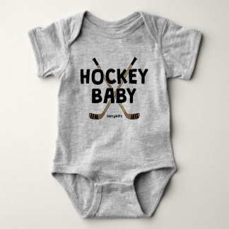 Hockey Baby mit Hockey Sticks Funny Niedlicher Säu Baby Strampler