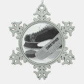 Hockey Black Skate Personalisiert Schneeflocken Zinn-Ornament (Vorderseite)