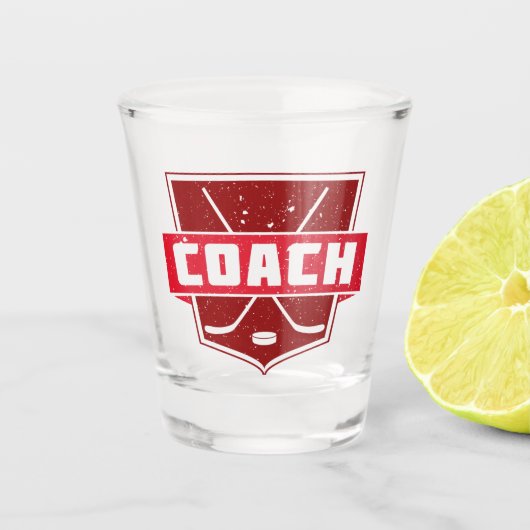 Hockey Coach Shield, Red Schnapsglas (Vorderseite)