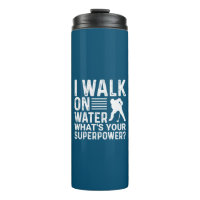 Hockey, den ich auf Wasser laufe