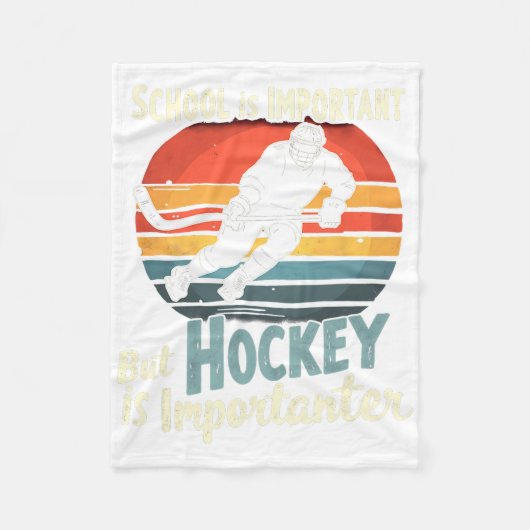 Hockey hat Vorrang vor Schule Lustig Fleecedecke (Vorderseite)