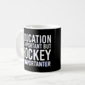 Hockey is importanter Funny Hockey gifts Kaffeetasse (Vorderseite Links)