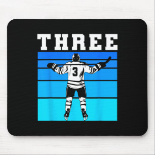 Hockey-Junge 3. Geburtstag Drei Eishockey-Geburtst Mousepad