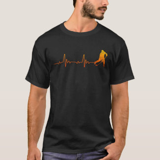 Hockey Player Heartbeat Ice Hockey Vintag T-Shirt