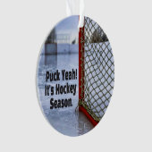 Hockey Saison Eiszeit Spaß Puck Ornament (Vorderseite)