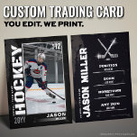 Hockey Trading Card, Hockey Player Card Silver Telefonnummerkarte<br><div class="desc">Feiern Sie Ihren Star mit unserer Silver Edition Custom Hockey Trading Card! Diese Karte ist vollständig anpassbar mit einem Foto,  Statistiken und Leistungen und eignet sich hervorragend für Teamgeschenke,  Preisverleihungen oder persönliche Erinnerungen. LINK ZU GRUPPE: https://www.photodigistudio.com/zazzle-products/hockey-grunge-trading-card-template</div>