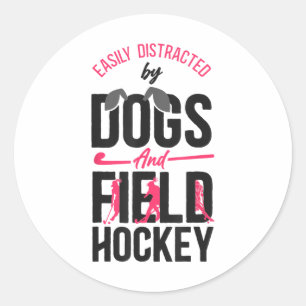 Hockeyhund leicht ablenkbar durch Hunde und Feld Runder Aufkleber