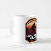Hocking Hills Staat Park Bigfoot Kaffeetasse (Vorderseite Links)