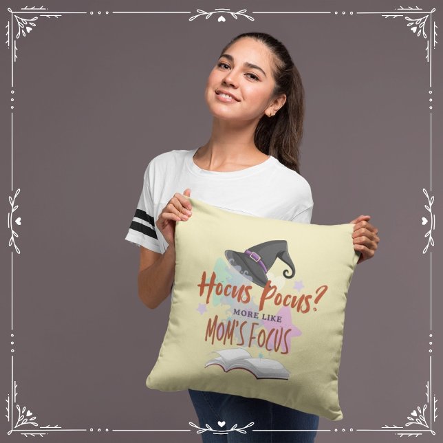Hocus Pocus? Der Fokus der Mama Kissen (Hocus Pocus? More Like Mom's Focus Cover from The Beekeeper Store)
