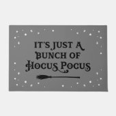 Hocus Pocus Grau und Black Halloween Zitat Fußmatte (Vorderseite)