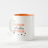 Hocus Pocus Modern Orange und Black Halloween Tasse (Vorderseite Links)