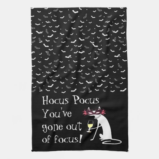Hocus Pocus Out of Focus Halloween Wine Quote Geschirrtuch (Vertikal)