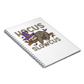 Hocus Slowcus Funny Halloween Sloth Classic T-Shir Notizblock (Rechte Seite)