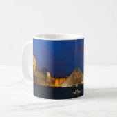 Hof des Louvre-Museums und seiner Pyramide Kaffeetasse (Vorderseite Links)