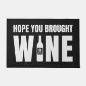 Hoffnung Sie Wein Monogram Jahr Custom Black Fußmatte (Vorderseite)