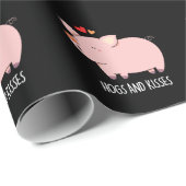 Hogs and Kisses Funny Hog Pig Pun Dark BG Geschenkpapier (Rolleneckpunkt)