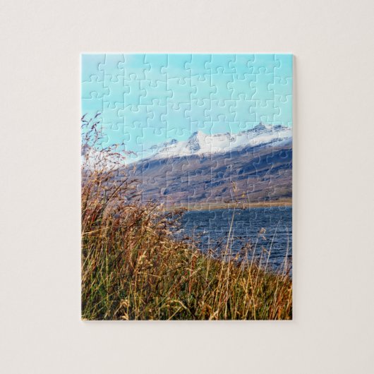 Hohe Gras- und schneebedeckte Bergpuzzle Puzzle (Vertikal)