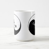 Hohe Kaffee-Tasse mit Yin Yang Tauben des Friedens Kaffeetasse (Mittel)