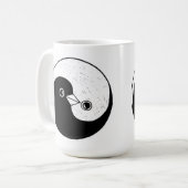 Hohe Kaffee-Tasse mit Yin Yang Tauben des Friedens Kaffeetasse (Vorderseite Links)