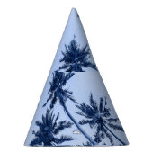 Hohe Palmen, klarer blauer Himmel. Partyhütchen (Rechts)