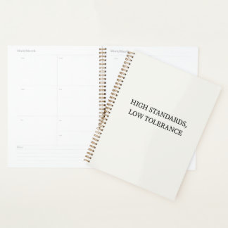 Hohe Standards, geringe Toleranz Minimalistisches  Planer