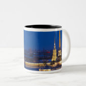 Höhenblick auf den Fernsehturm Zweifarbige Tasse (VorderseiteRechts)