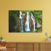 Höhenunterschied des Wasserfalls, Kroatien Leinwanddruck (Insitu (Wohnzimmer))
