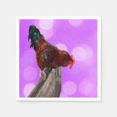 Höhepunkt in Majestät: Rooster on Dreamy Lila Glow Serviette (Vorderseite)