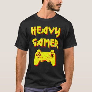 Hoher Gamer vergnügen sich auf dem Computer und de T-Shirt