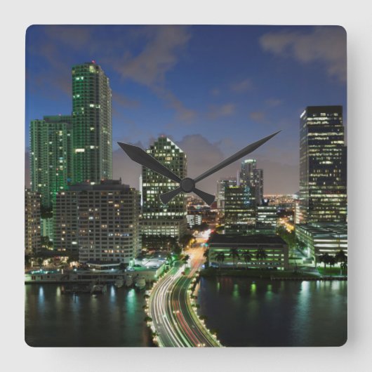 Höhere Skyline Quadratische Wanduhr (Vorderseite)