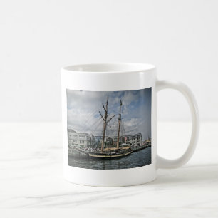 Hohes Schiff in Halifax Kaffeetasse