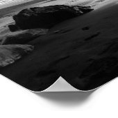 Höhle aus schwarzem und weißem Strand Poster (Ecke)