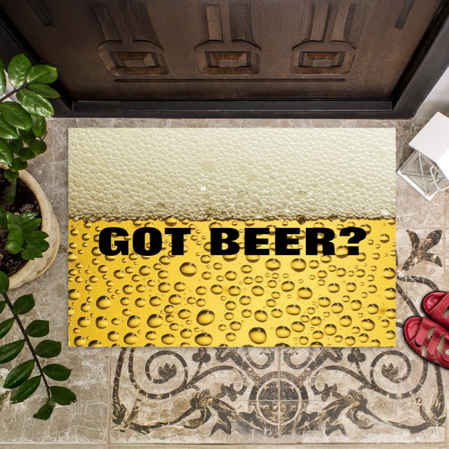 Höhlendekor des got Biers Fußmatte ( It's 5 o'clock somewhere with this extremely funny doormat with an urgent request.)