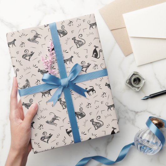 Höhlenkunstkatzen auf Beige Geschenkpapier (Schenken)