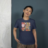 Hokus-Fokus brauchen Kaffee, um Retrotypografie zu T-Shirt