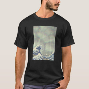 Hokusai Große Welle Auf Grunge Wolken T-Shirt