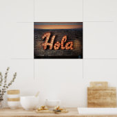 "Hola"-Zeichen auf der Ziegelmauer Poster (Küche)