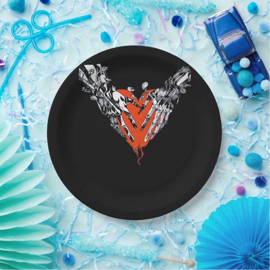 Holding Heart Classic Pappteller (Party)