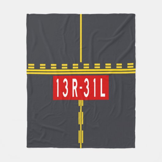 Holding Point Marking 13R-31L Fleecedecke (Vorderseite)