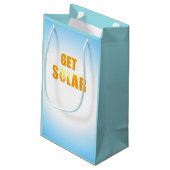 Holen Sie sich das Solar Logo Ecofriendly Solar En Kleine Geschenktüte (Rückseite Schrägansicht)
