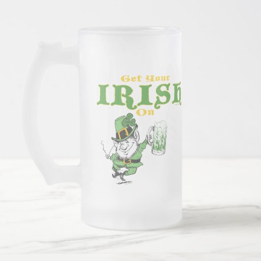 Holen Sie sich Ihr Irisch auf der Leprechaun-Tasse Mattglas Bierglas (Links)