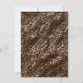 Holen wir Wild Leopard Print Brown Bachelorette Einladung (Rückseite)