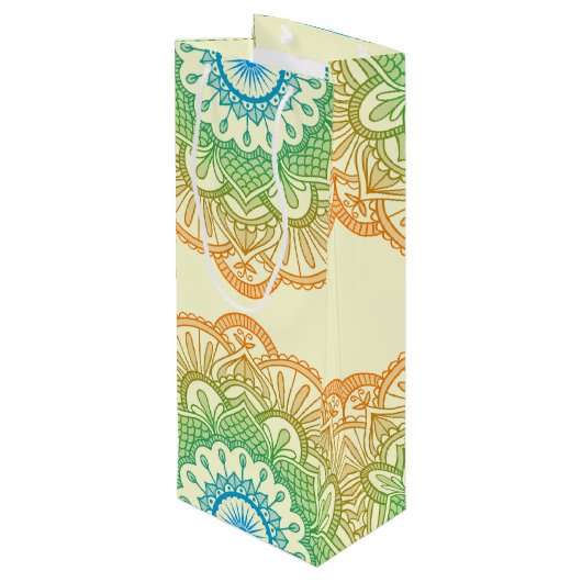 Holi Mandala Geschenktüte Für Weinflaschen (Rückseite Schrägansicht)