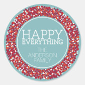 Holiday Berry Wreath mit Happy Everything Runder Aufkleber (Vorderseite)